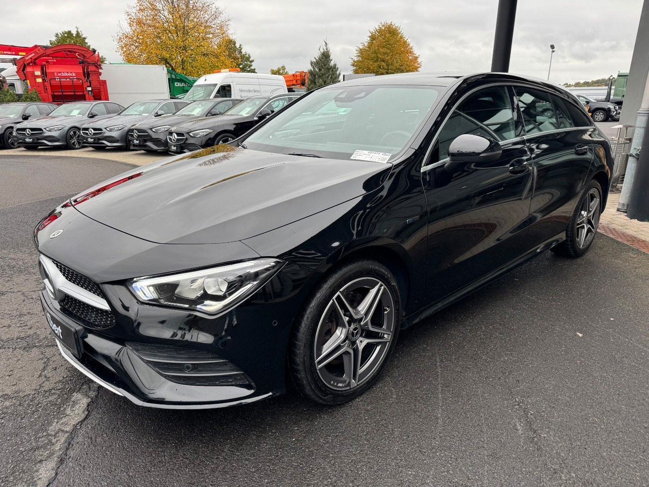 Mercedes-Benz CLA 250e Shooting Brake AMG+RFK+Ambiente+Augment - Kombi: 2 kép. Mercedes-Benz CLA 250e Shooting Brake AMG+RFK+Ambiente+Augment - Kombi: 2 kép.