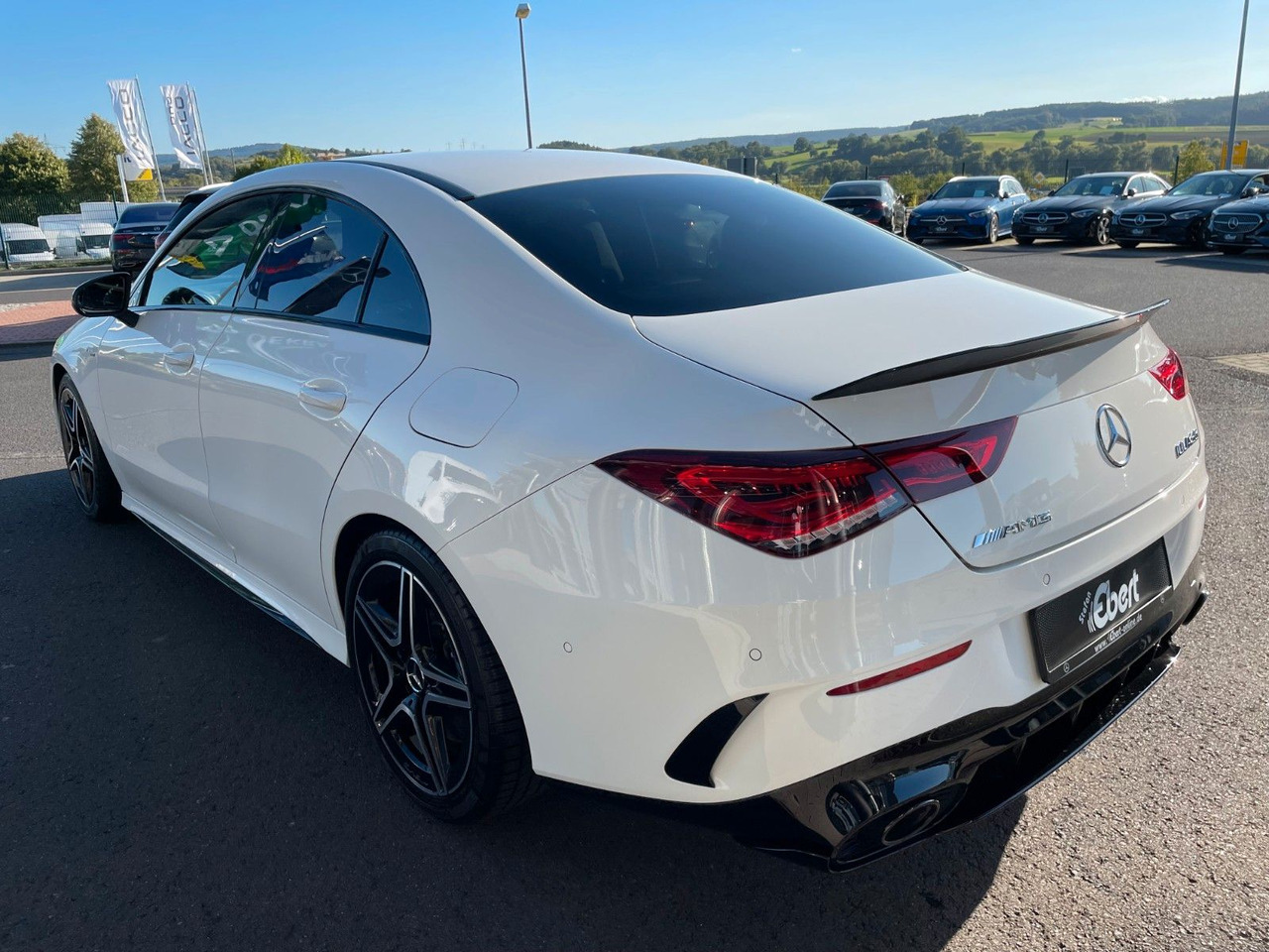 Mercedes-Benz CLA 35 AMG Aero+TotW+R-Kamera+Ambiente - Kupé: 3 kép. Mercedes-Benz CLA 35 AMG Aero+TotW+R-Kamera+Ambiente - Kupé: 3 kép.
