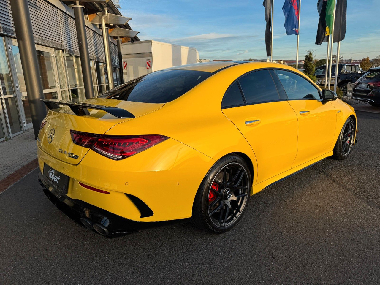Mercedes-Benz CLA 45 AMG+Aerodynamic+Pano+Burm+Multikontur+ - Kupé: 4 kép. Mercedes-Benz CLA 45 AMG+Aerodynamic+Pano+Burm+Multikontur+ - Kupé: 4 kép.