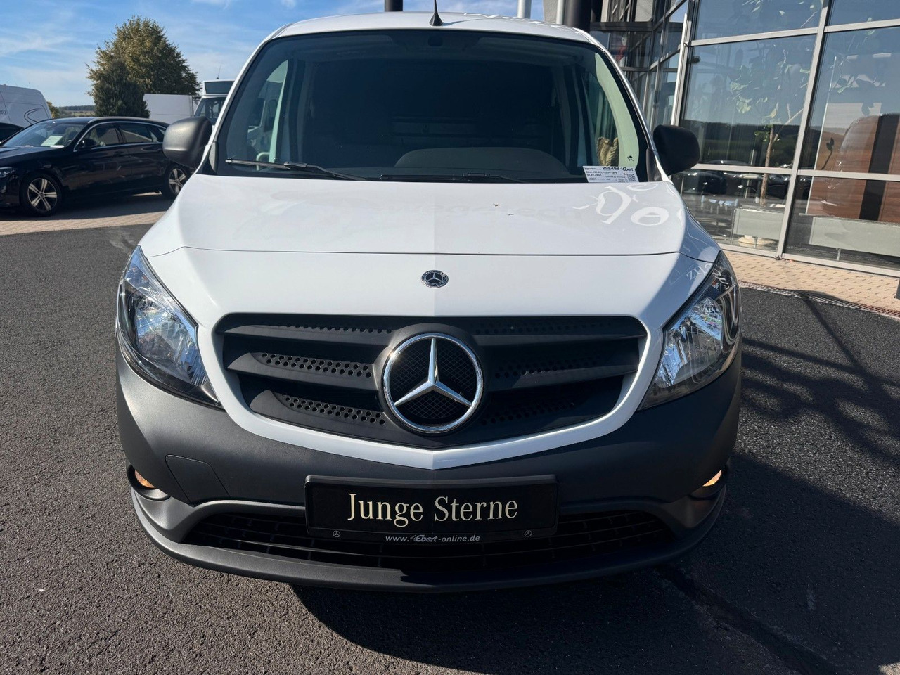 Mercedes-Benz Citan 108 CDI Regal Klima - Kis furgon: 2 kép. Mercedes-Benz Citan 108 CDI Regal Klima - Kis furgon: 2 kép.