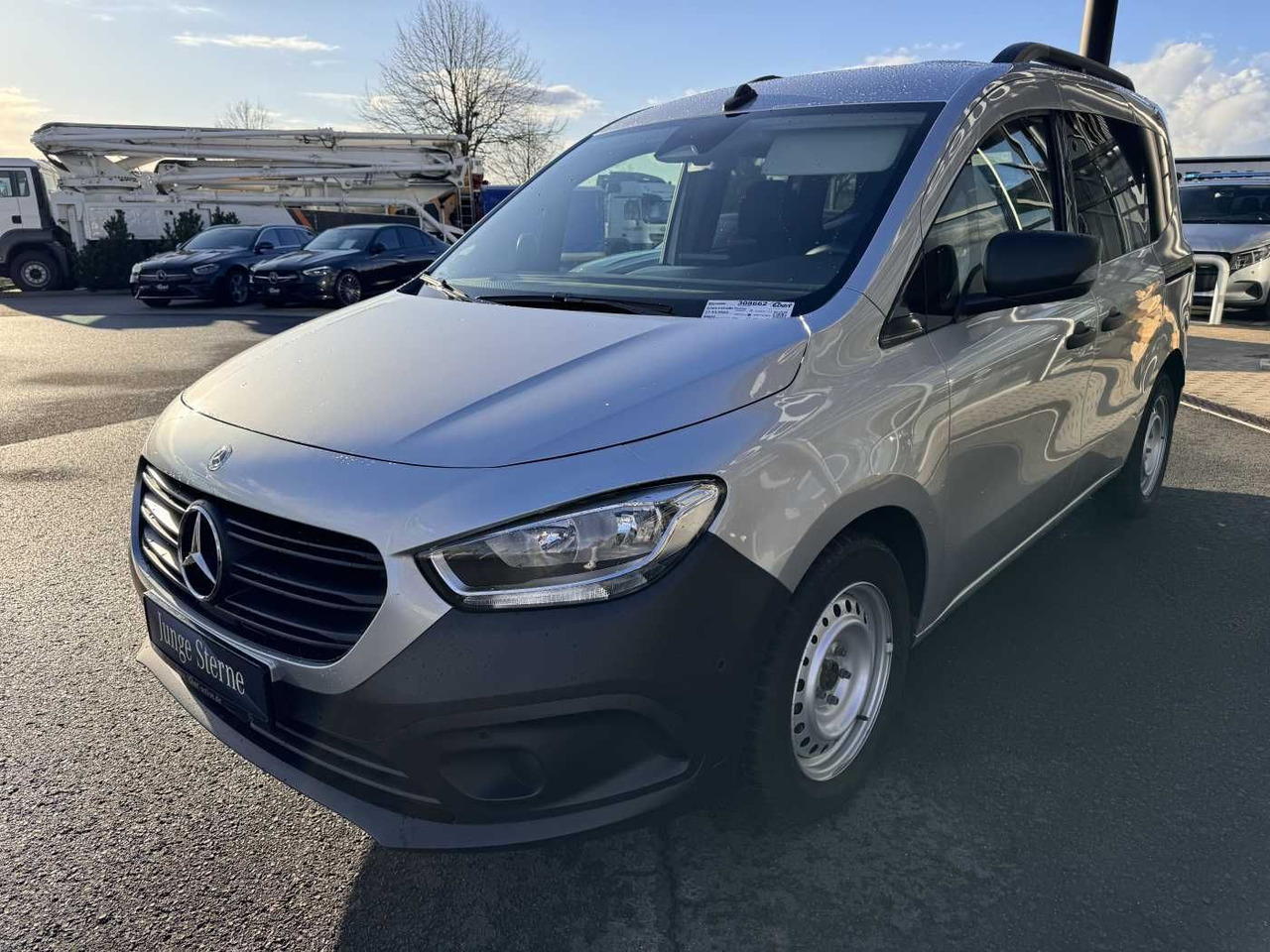 Mercedes-Benz Citan 110 CDI Tourer Klima AHK Kamera MBUX Tempo - Kombi: 3 kép. Mercedes-Benz Citan 110 CDI Tourer Klima AHK Kamera MBUX Tempo - Kombi: 3 kép.