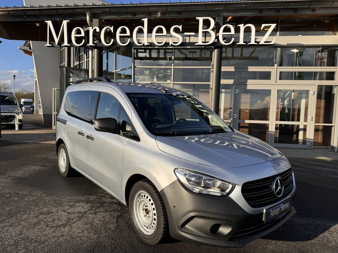 Mercedes-Benz Citan 110 CDI Tourer Klima AHK Kamera MBUX Tempo - Kombi: 1 kép. Mercedes-Benz Citan 110 CDI Tourer Klima AHK Kamera MBUX Tempo - Kombi: 1 kép.