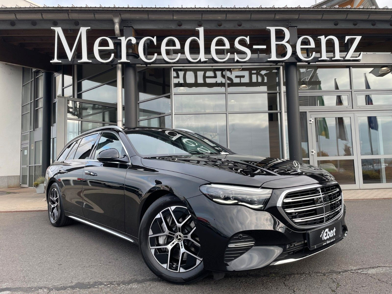 Mercedes-Benz E 220 d T Exclusive Nappa+AHK+360°+Burm+Sitzklim - Kombi: 1 kép. Mercedes-Benz E 220 d T Exclusive Nappa+AHK+360°+Burm+Sitzklim - Kombi: 1 kép.