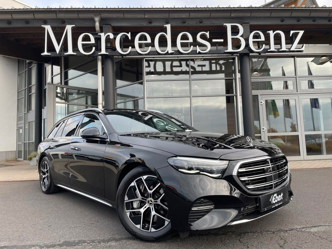 Mercedes-Benz E 220 d T Exclusive Nappa+AHK+360°+Burm+Sitzklim - Kombi: 2 kép. Mercedes-Benz E 220 d T Exclusive Nappa+AHK+360°+Burm+Sitzklim - Kombi: 2 kép.