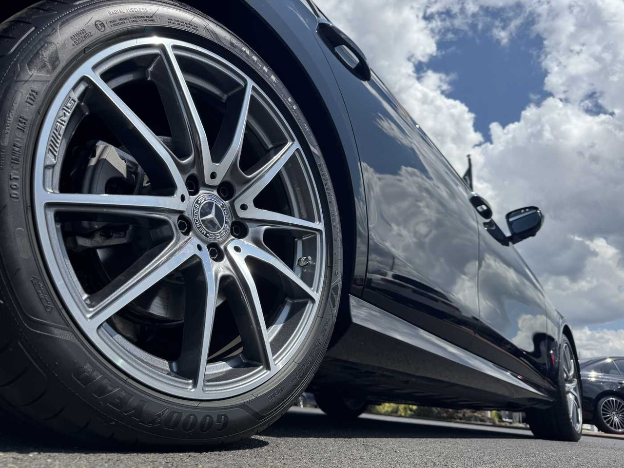 Mercedes-Benz E 220d AMG+Pano+Burm+Distr+Memory+AHK+360 - Autó: 5 kép. Mercedes-Benz E 220d AMG+Pano+Burm+Distr+Memory+AHK+360 - Autó: 5 kép.