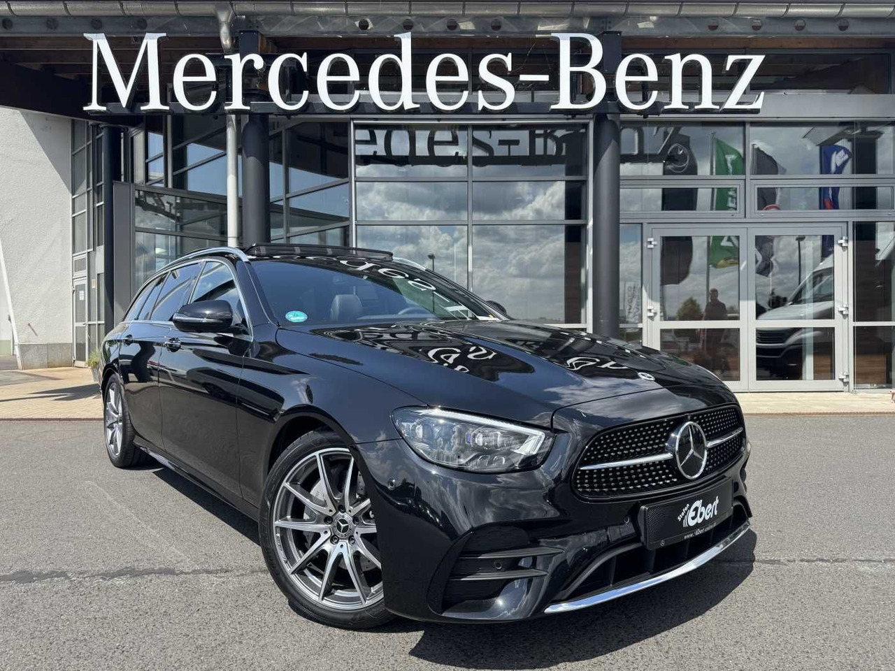 Mercedes-Benz E 220d AMG+Pano+Burm+Distr+Memory+AHK+360 - Autó: 1 kép. Mercedes-Benz E 220d AMG+Pano+Burm+Distr+Memory+AHK+360 - Autó: 1 kép.