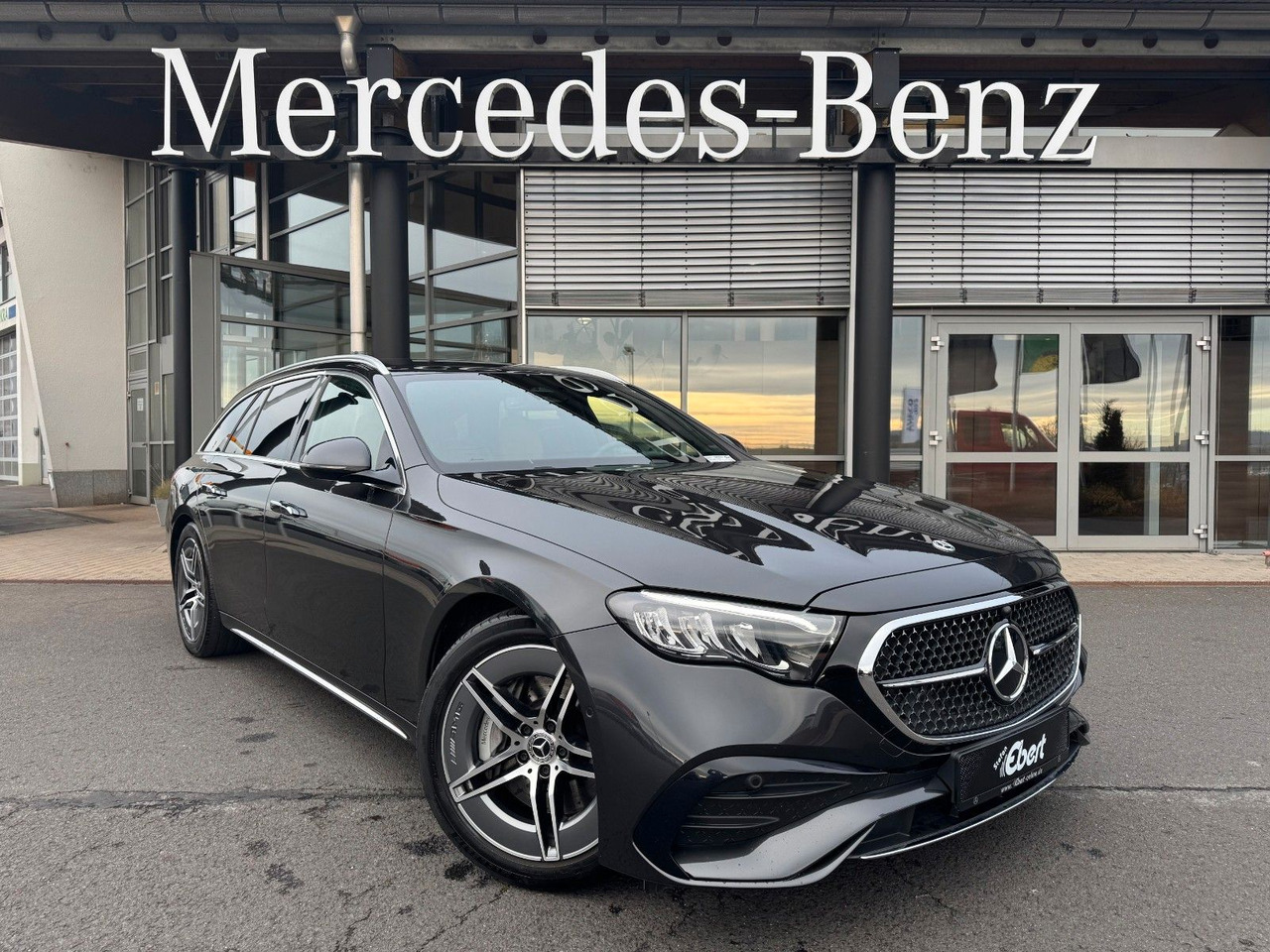 Mercedes-Benz E 220d T AMG+Hyperscreen+Leder+AHK+DistrPro+STH - Kombi: 1 kép. Mercedes-Benz E 220d T AMG+Hyperscreen+Leder+AHK+DistrPro+STH - Kombi: 1 kép.