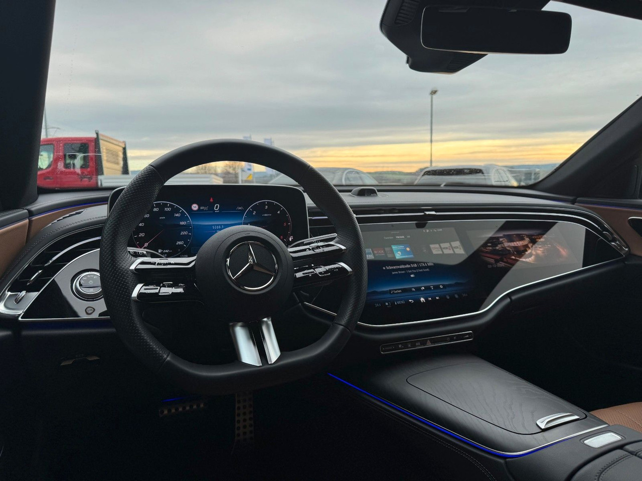 Mercedes-Benz E 220d T AMG+Hyperscreen+Leder+AHK+DistrPro+STH - Kombi: 4 kép. Mercedes-Benz E 220d T AMG+Hyperscreen+Leder+AHK+DistrPro+STH - Kombi: 4 kép.