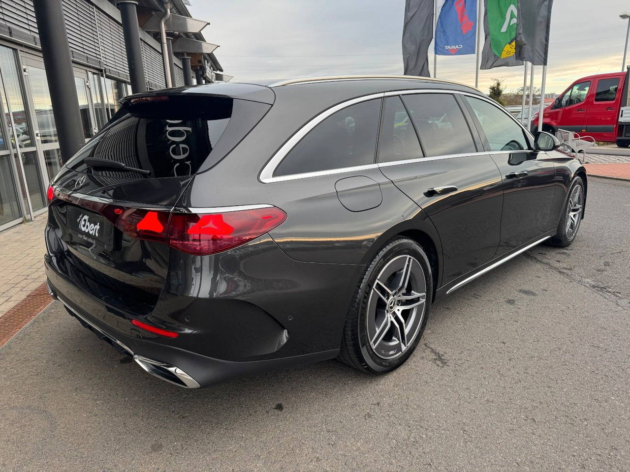 Mercedes-Benz E 220d T AMG+Hyperscreen+Leder+AHK+DistrPro+STH - Kombi: 5 kép. Mercedes-Benz E 220d T AMG+Hyperscreen+Leder+AHK+DistrPro+STH - Kombi: 5 kép.