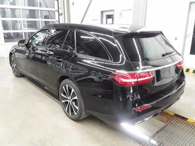 Mercedes-Benz E 300 T de 4M AMG+AHK+Distr+Burm+ R-Kamera+Carpl - Autó: 3 kép. Mercedes-Benz E 300 T de 4M AMG+AHK+Distr+Burm+ R-Kamera+Carpl - Autó: 3 kép.