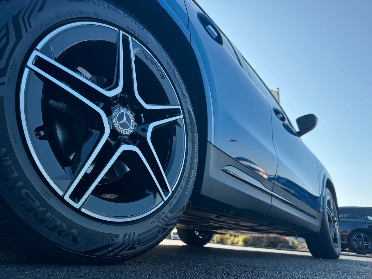 Mercedes-Benz GLA 200 AMG+PANO+DistrPlus+RFK+Night - Terepjáró/ SUV: 5 kép. Mercedes-Benz GLA 200 AMG+PANO+DistrPlus+RFK+Night - Terepjáró/ SUV: 5 kép.