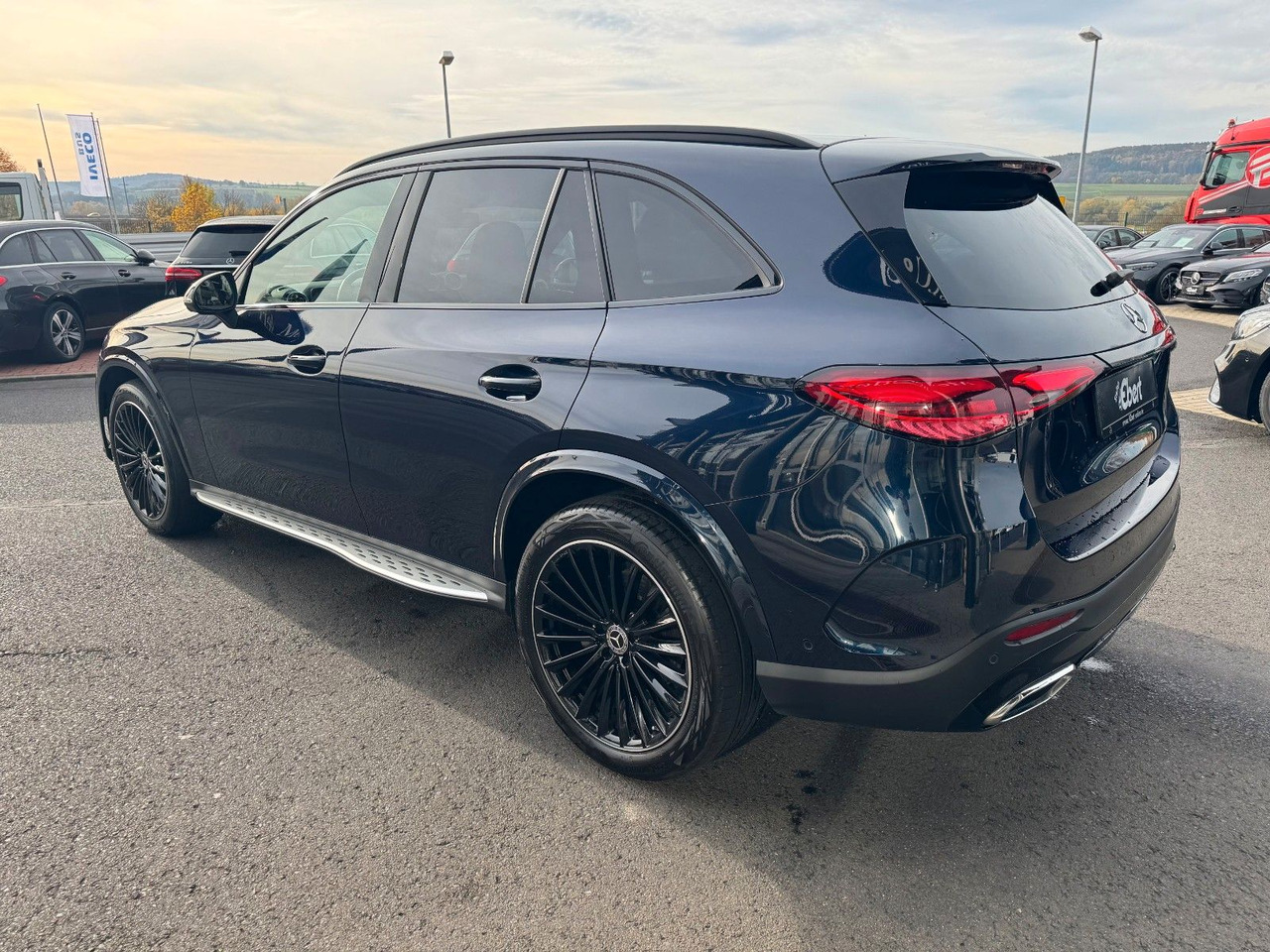 Mercedes-Benz GLC 300 4M+AMG+Pano+Burm+360+Memory - Terepjáró/ SUV: 3 kép. Mercedes-Benz GLC 300 4M+AMG+Pano+Burm+360+Memory - Terepjáró/ SUV: 3 kép.