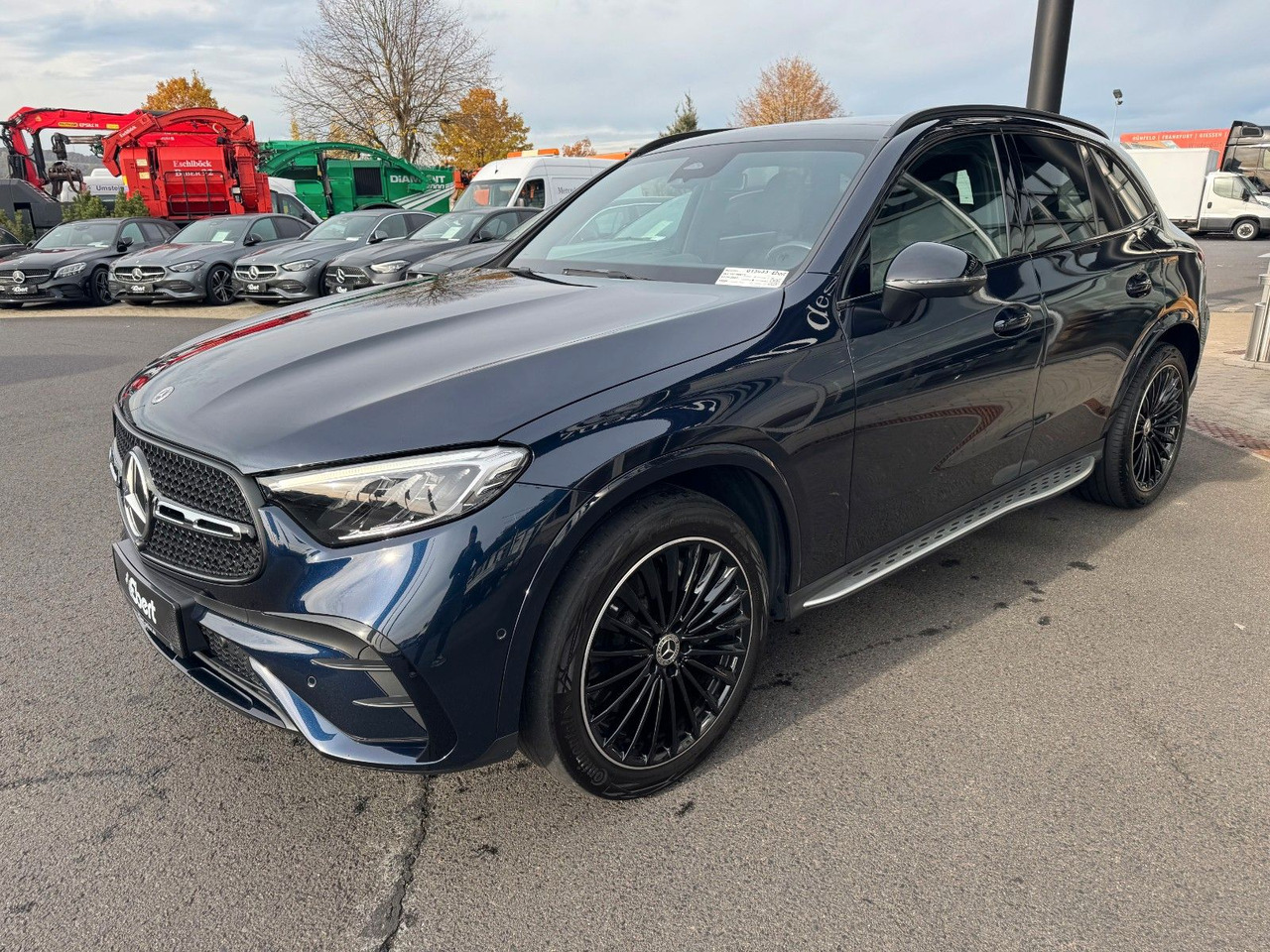 Mercedes-Benz GLC 300 4M+AMG+Pano+Burm+360+Memory - Terepjáró/ SUV: 2 kép. Mercedes-Benz GLC 300 4M+AMG+Pano+Burm+360+Memory - Terepjáró/ SUV: 2 kép.