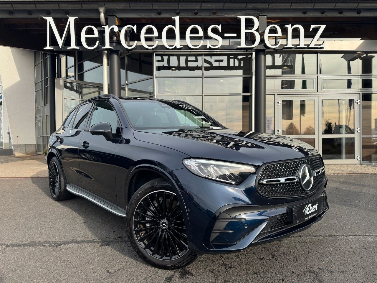 Mercedes-Benz GLC 300 4M+AMG+Pano+Burm+360+Memory - Terepjáró/ SUV: 1 kép. Mercedes-Benz GLC 300 4M+AMG+Pano+Burm+360+Memory - Terepjáró/ SUV: 1 kép.