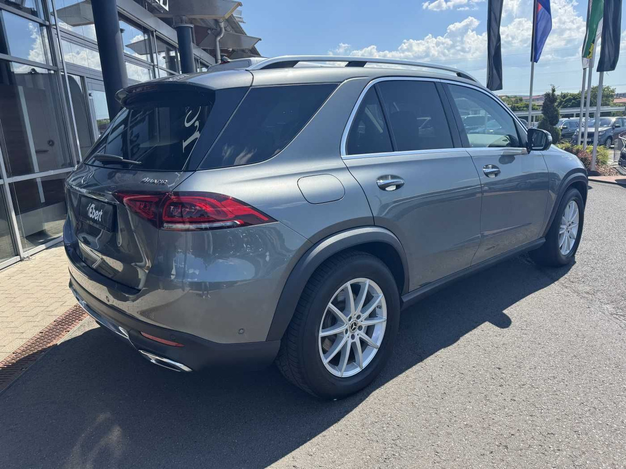 Mercedes-Benz GLE 350de 4M AMG+AHK+DistrPlus+HUD+360 - Terepjáró/ SUV: 4 kép. Mercedes-Benz GLE 350de 4M AMG+AHK+DistrPlus+HUD+360 - Terepjáró/ SUV: 4 kép.