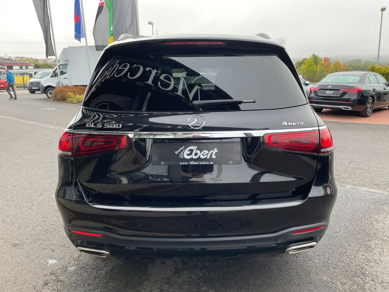 Mercedes-Benz GLS 580 4M AMG Pano+AHK+Burm+7Sitz+HUD+Fond+VOLL - Terepjáró/ SUV: 4 kép. Mercedes-Benz GLS 580 4M AMG Pano+AHK+Burm+7Sitz+HUD+Fond+VOLL - Terepjáró/ SUV: 4 kép.