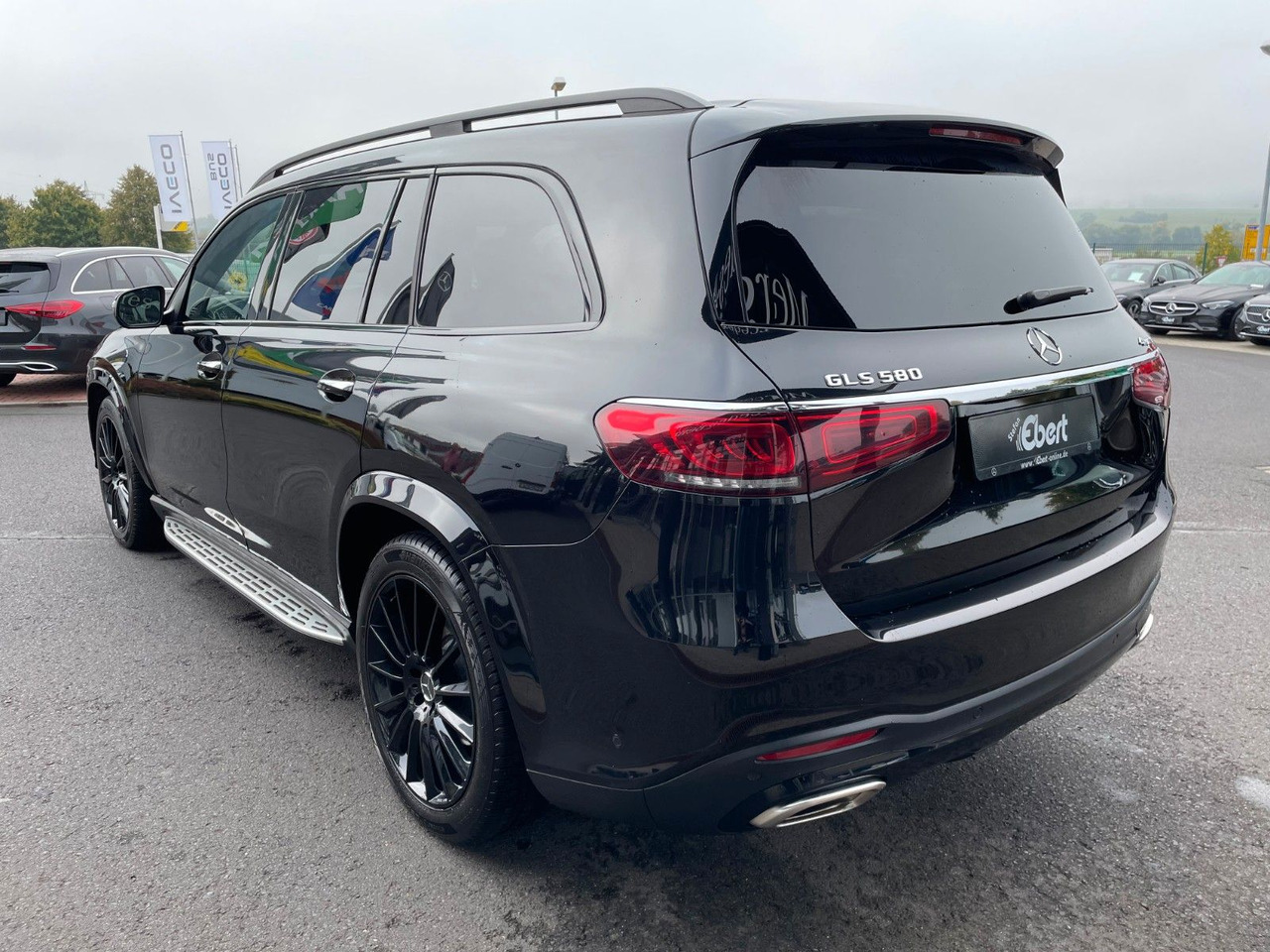 Mercedes-Benz GLS 580 4M AMG Pano+AHK+Burm+7Sitz+HUD+Fond+VOLL - Terepjáró/ SUV: 3 kép. Mercedes-Benz GLS 580 4M AMG Pano+AHK+Burm+7Sitz+HUD+Fond+VOLL - Terepjáró/ SUV: 3 kép.