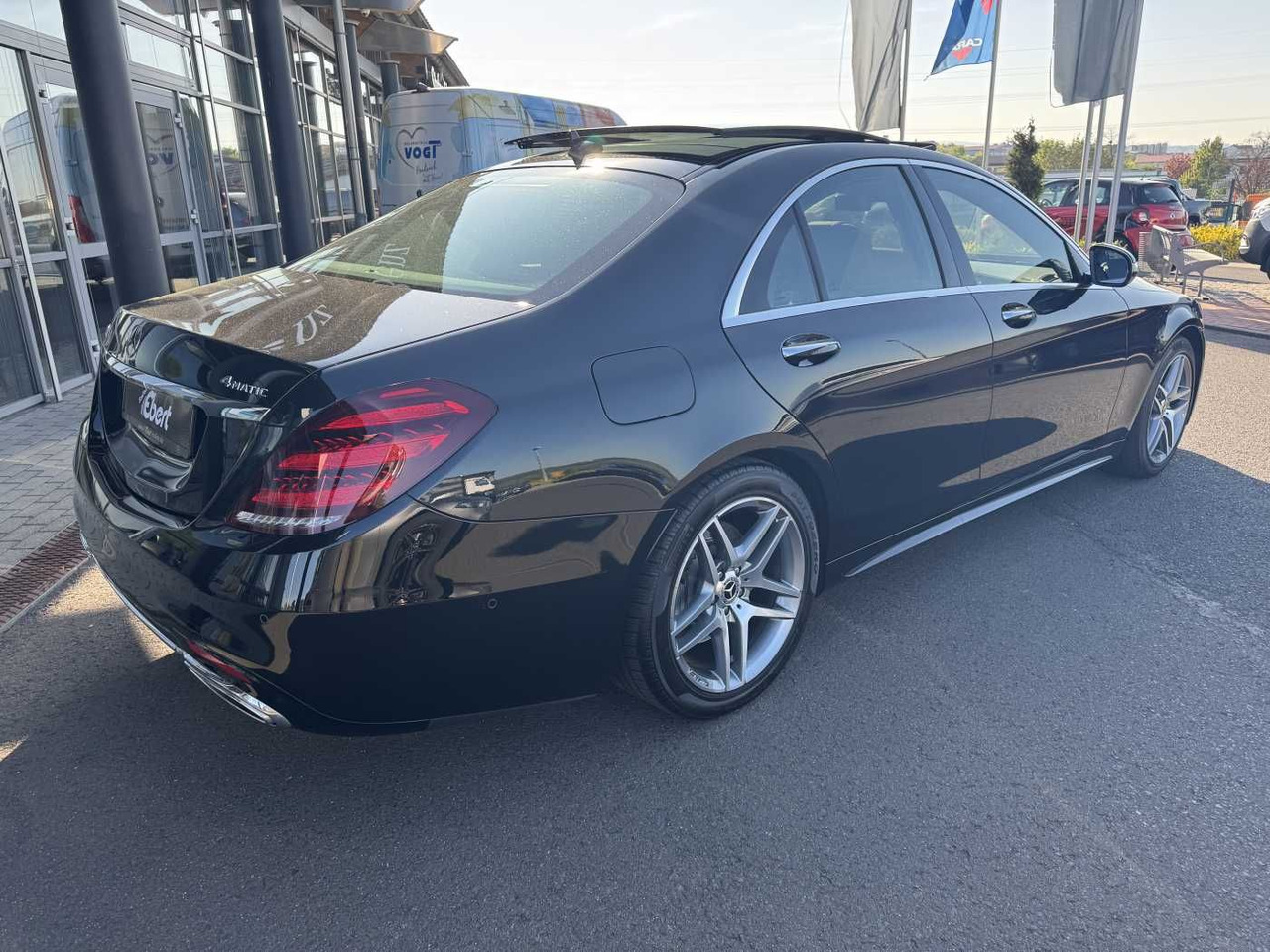 Mercedes-Benz S 400d 4M AMG+Pano+Burm+Distr+Massage+ HUD - Szedán: 4 kép. Mercedes-Benz S 400d 4M AMG+Pano+Burm+Distr+Massage+ HUD - Szedán: 4 kép.
