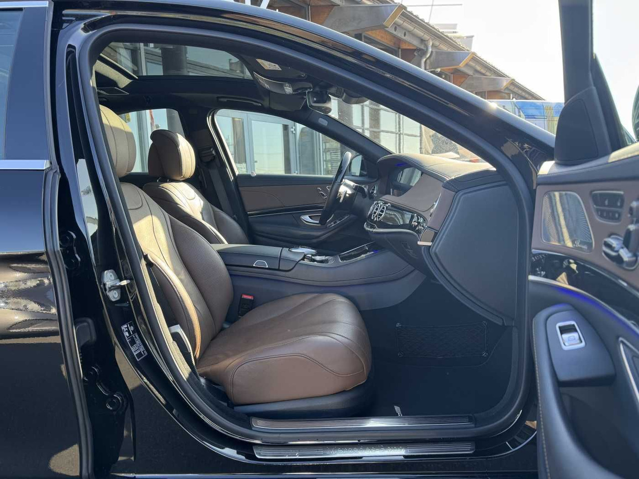 Mercedes-Benz S 400d 4M AMG+Pano+Burm+Distr+Massage+ HUD - Szedán: 3 kép. Mercedes-Benz S 400d 4M AMG+Pano+Burm+Distr+Massage+ HUD - Szedán: 3 kép.