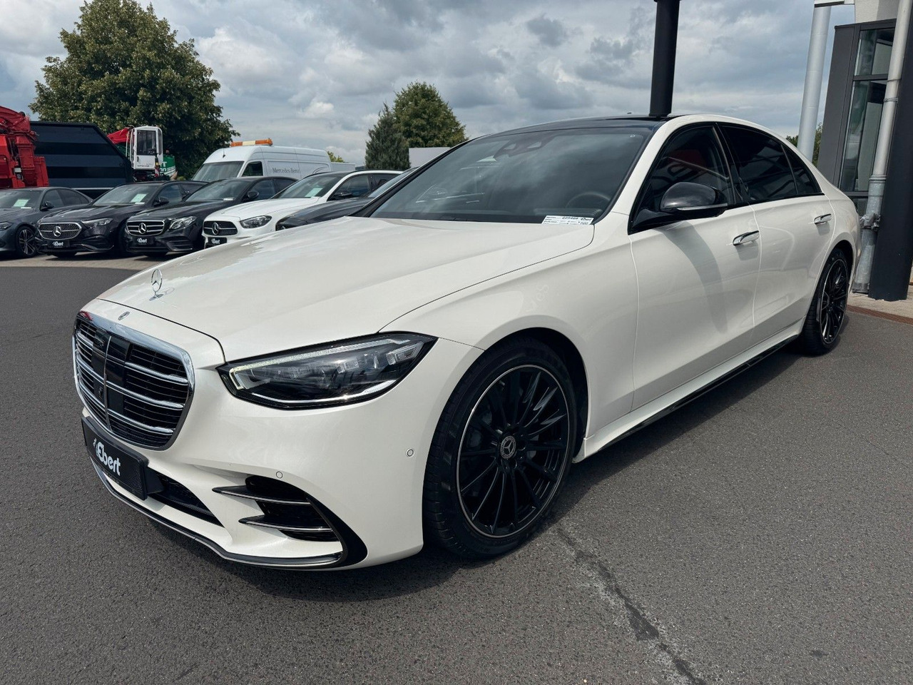 Mercedes-Benz S 400d 4M L AMG+Burm+Airm+Pano+360+uvm. - Szedán: 2 kép. Mercedes-Benz S 400d 4M L AMG+Burm+Airm+Pano+360+uvm. - Szedán: 2 kép.
