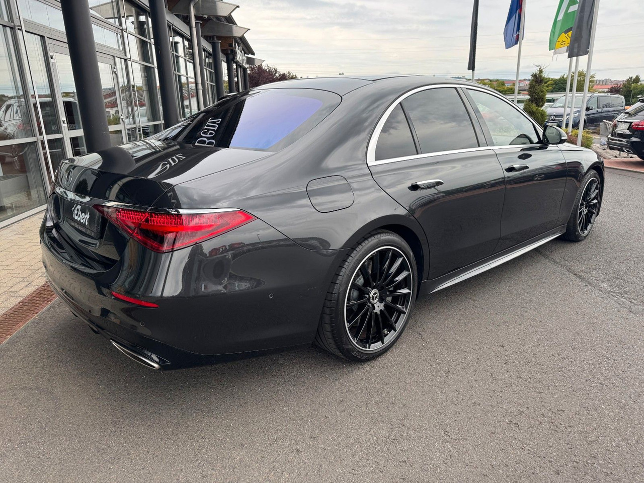 Mercedes-Benz S 580e AMG+Pano+Digital+Burm+3D+AirM+HUD+360+ - Szedán: 4 kép. Mercedes-Benz S 580e AMG+Pano+Digital+Burm+3D+AirM+HUD+360+ - Szedán: 4 kép.