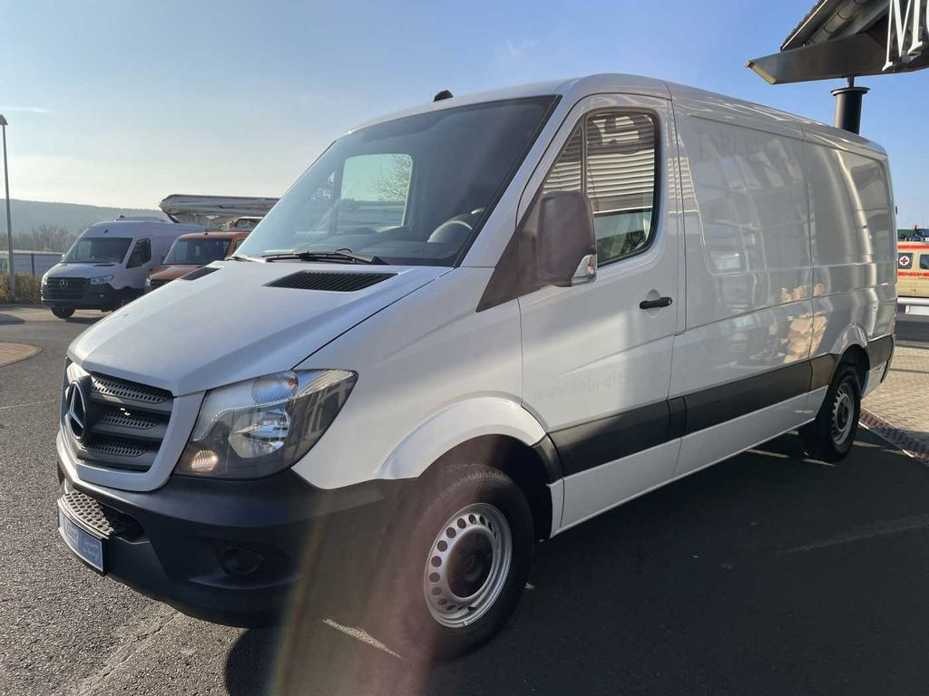 Mercedes-Benz Sprinter 214/314 CDI 3665 AHK Flachdach 3Sitze - Kis furgon: 2 kép. Mercedes-Benz Sprinter 214/314 CDI 3665 AHK Flachdach 3Sitze - Kis furgon: 2 kép.