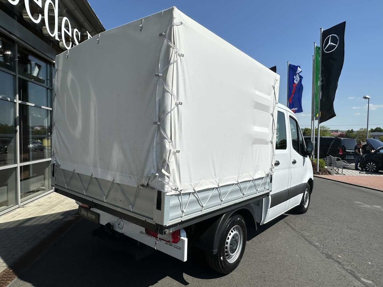 Mercedes-Benz Sprinter 215 CDI DoKa 9G Klima AHK Tempomat SHZ - Ponyvás kisteherautó: 4 kép. Mercedes-Benz Sprinter 215 CDI DoKa 9G Klima AHK Tempomat SHZ - Ponyvás kisteherautó: 4 kép.