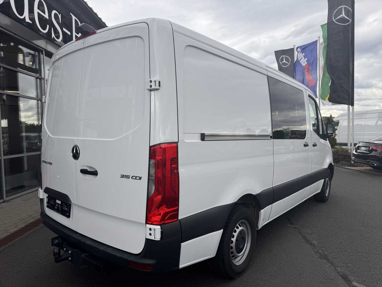 Mercedes-Benz Sprinter 315 CDI DoKa/Mixto AHK3,5t Klima Kamera - Furgon, Duplakabinos kisteherautó: 4 kép. Mercedes-Benz Sprinter 315 CDI DoKa/Mixto AHK3,5t Klima Kamera - Furgon, Duplakabinos kisteherautó: 4 kép.