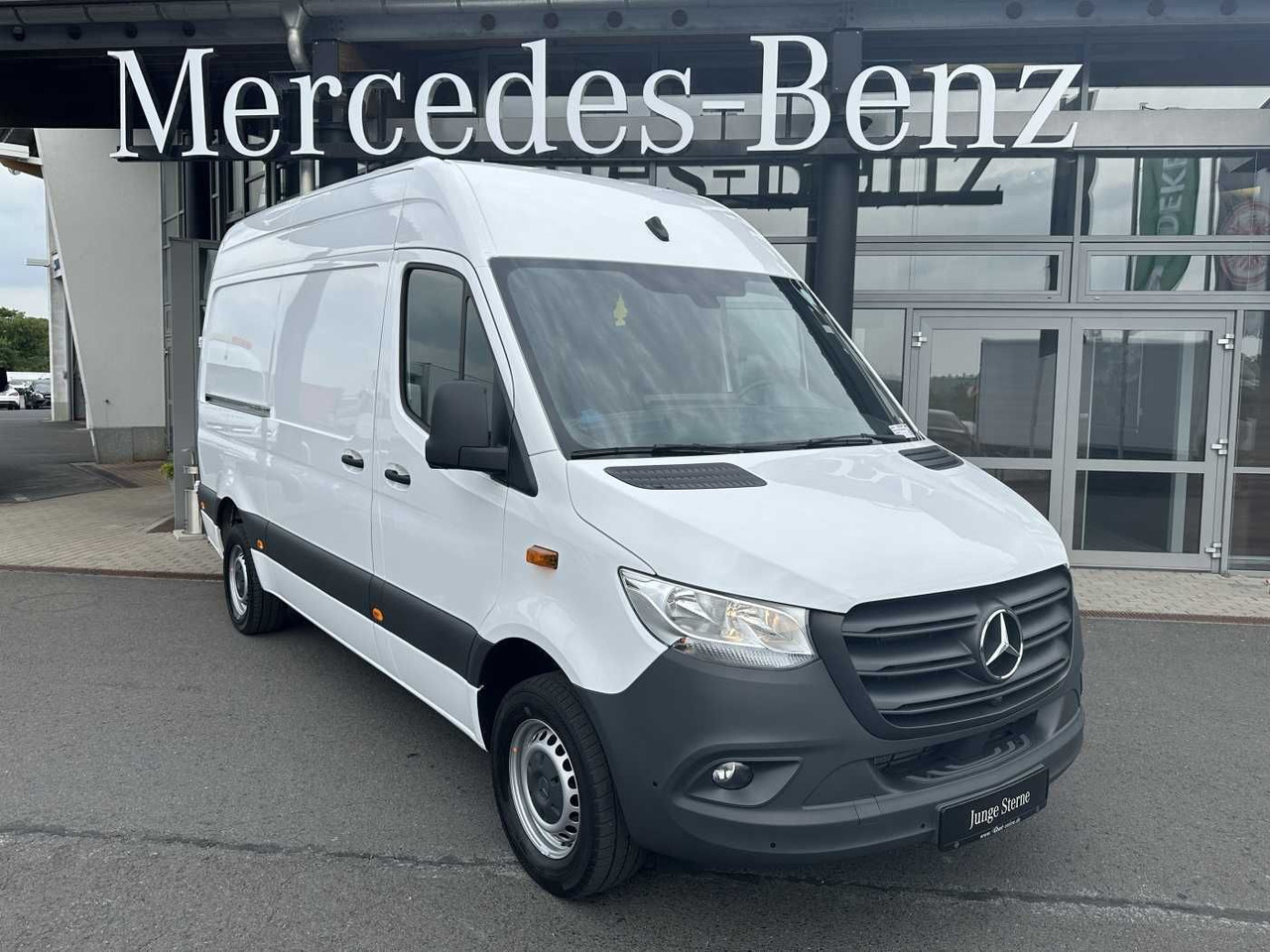 Mercedes-Benz Sprinter 317 CDI 3665 9G Klima 360 MBUX SHZ - Furgon: 1 kép. Mercedes-Benz Sprinter 317 CDI 3665 9G Klima 360 MBUX SHZ - Furgon: 1 kép.