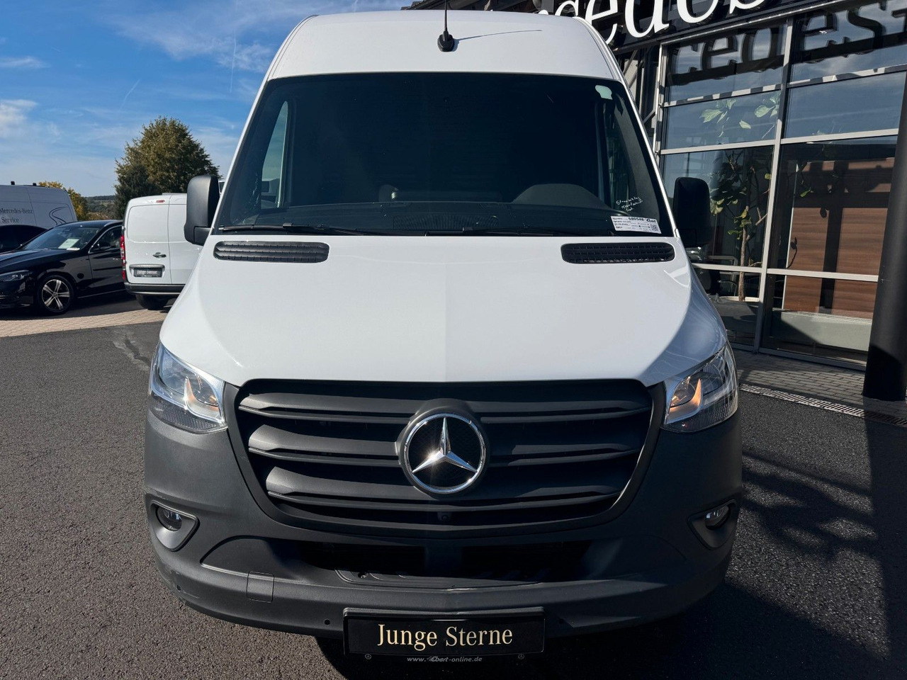 Mercedes-Benz Sprinter 317 CDI 3665 Klima 360 Schwing SHZ - Furgon: 2 kép. Mercedes-Benz Sprinter 317 CDI 3665 Klima 360 Schwing SHZ - Furgon: 2 kép.