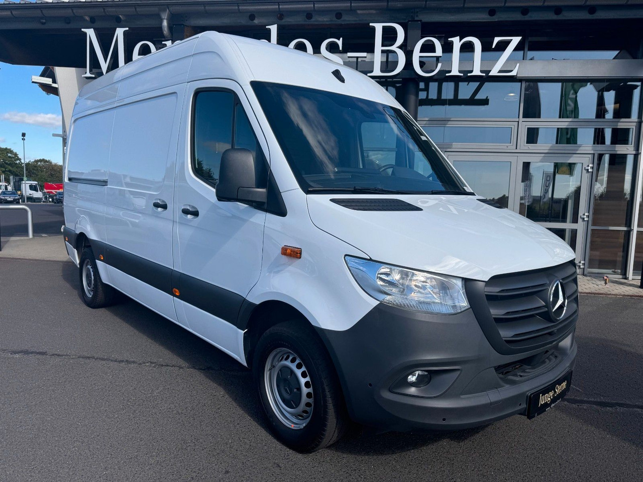 Mercedes-Benz Sprinter 317 CDI 3665 Klima 360 Schwing SHZ - Furgon: 1 kép. Mercedes-Benz Sprinter 317 CDI 3665 Klima 360 Schwing SHZ - Furgon: 1 kép.