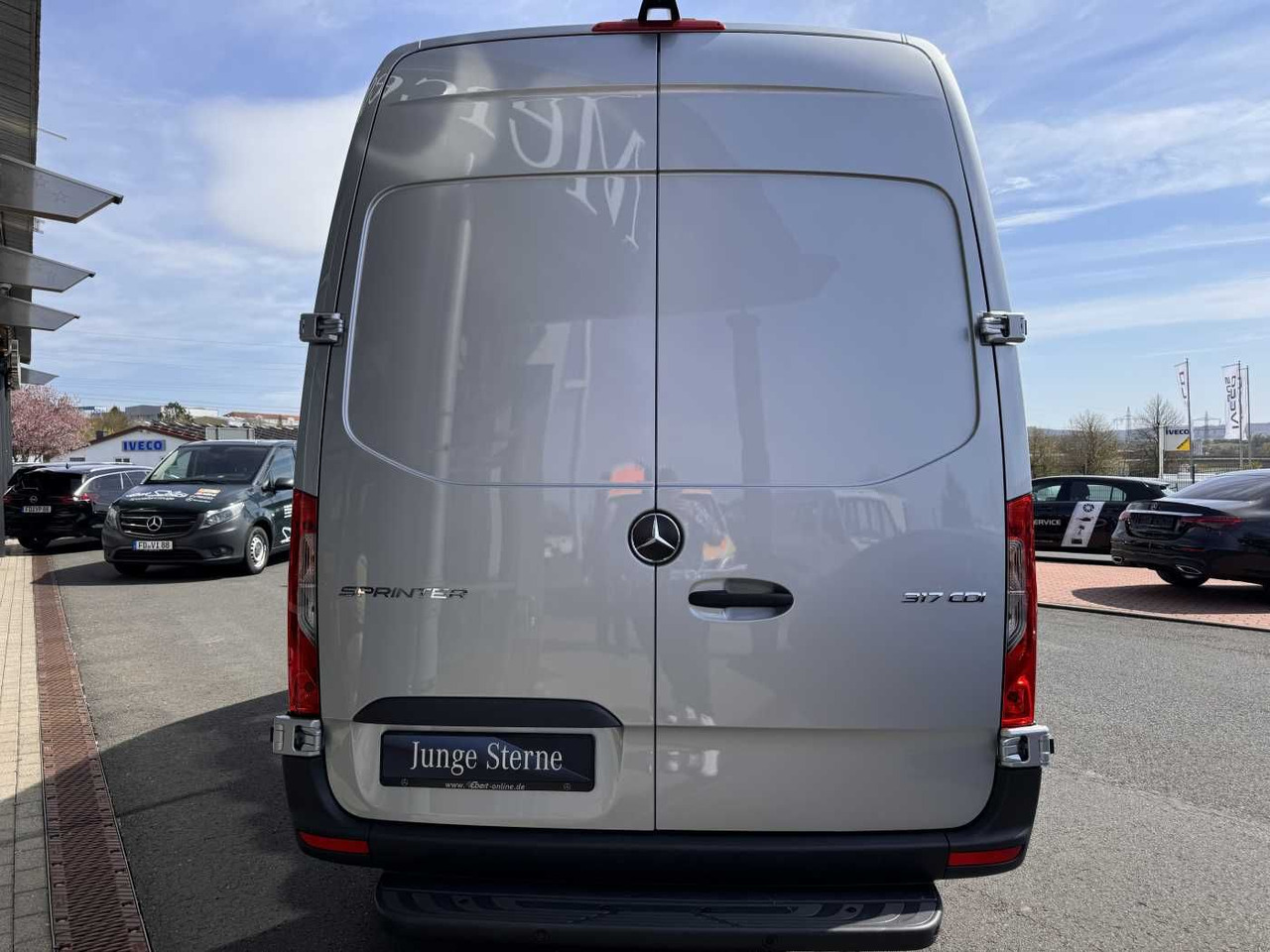 Mercedes-Benz Sprinter 317 CDI 3665 Klima Kamera MBUX Schwing - Furgon: 5 kép. Mercedes-Benz Sprinter 317 CDI 3665 Klima Kamera MBUX Schwing - Furgon: 5 kép.