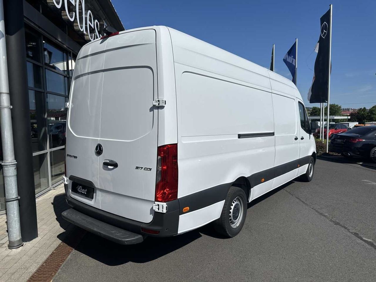 Mercedes-Benz Sprinter 317 CDI 4325 9G Klima Kamera Schwing - Furgon: 4 kép. Mercedes-Benz Sprinter 317 CDI 4325 9G Klima Kamera Schwing - Furgon: 4 kép.