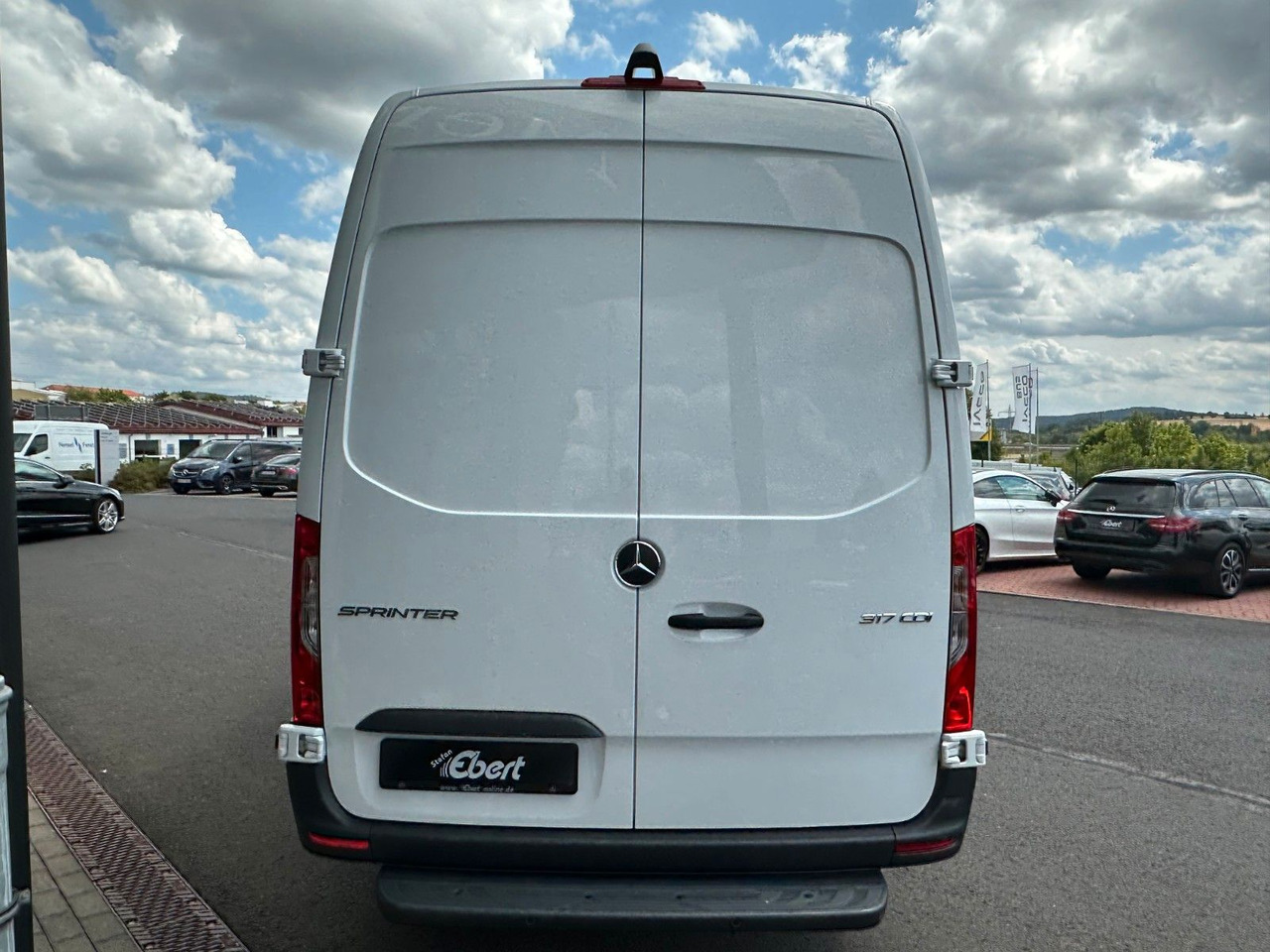 Mercedes-Benz Sprinter 317 CDI 4325 Klima Schwing 360 SHZ Temp - Furgon: 5 kép. Mercedes-Benz Sprinter 317 CDI 4325 Klima Schwing 360 SHZ Temp - Furgon: 5 kép.