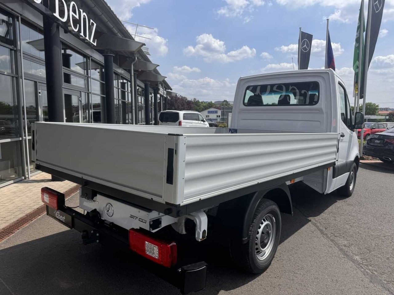 Mercedes-Benz Sprinter 317 CDI 9G 3665 Klima Kamera AHK LED - Platós kisteherautó: 4 kép. Mercedes-Benz Sprinter 317 CDI 9G 3665 Klima Kamera AHK LED - Platós kisteherautó: 4 kép.