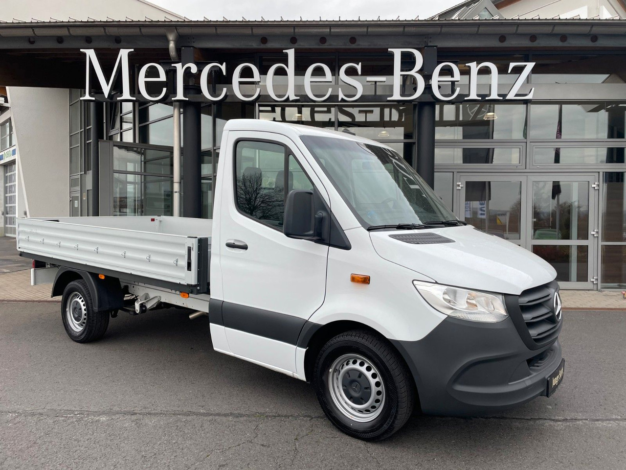 Mercedes-Benz Sprinter 317 CDI 9G 3665 Klima - Platós kisteherautó: 1 kép. Mercedes-Benz Sprinter 317 CDI 9G 3665 Klima - Platós kisteherautó: 1 kép.