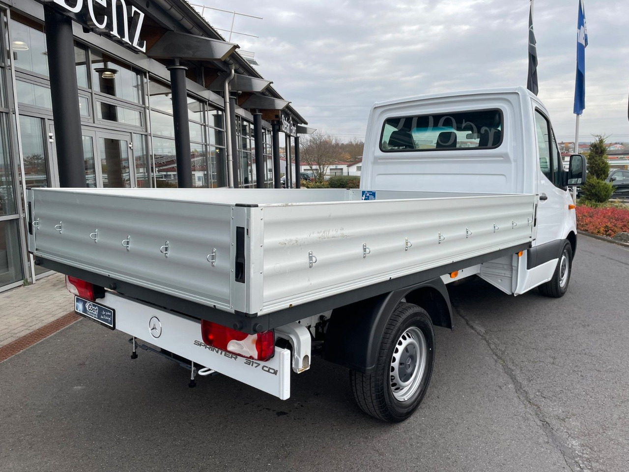 Mercedes-Benz Sprinter 317 CDI 9G 3665 Klima - Platós kisteherautó: 5 kép. Mercedes-Benz Sprinter 317 CDI 9G 3665 Klima - Platós kisteherautó: 5 kép.