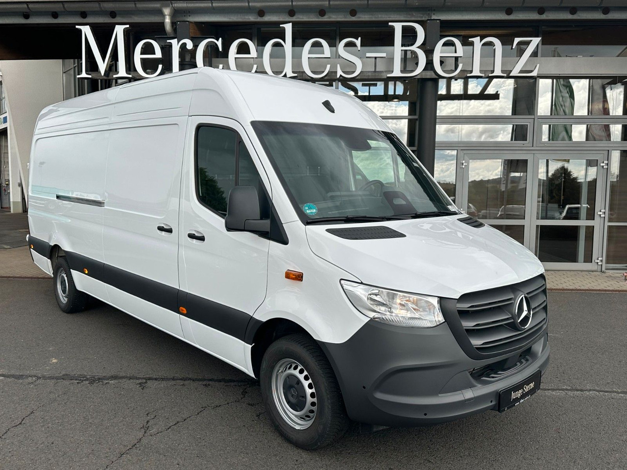 Mercedes-Benz Sprinter 317 CDI 9G 4325 Klima Kamera SHZ AHK - Furgon: 1 kép. Mercedes-Benz Sprinter 317 CDI 9G 4325 Klima Kamera SHZ AHK - Furgon: 1 kép.