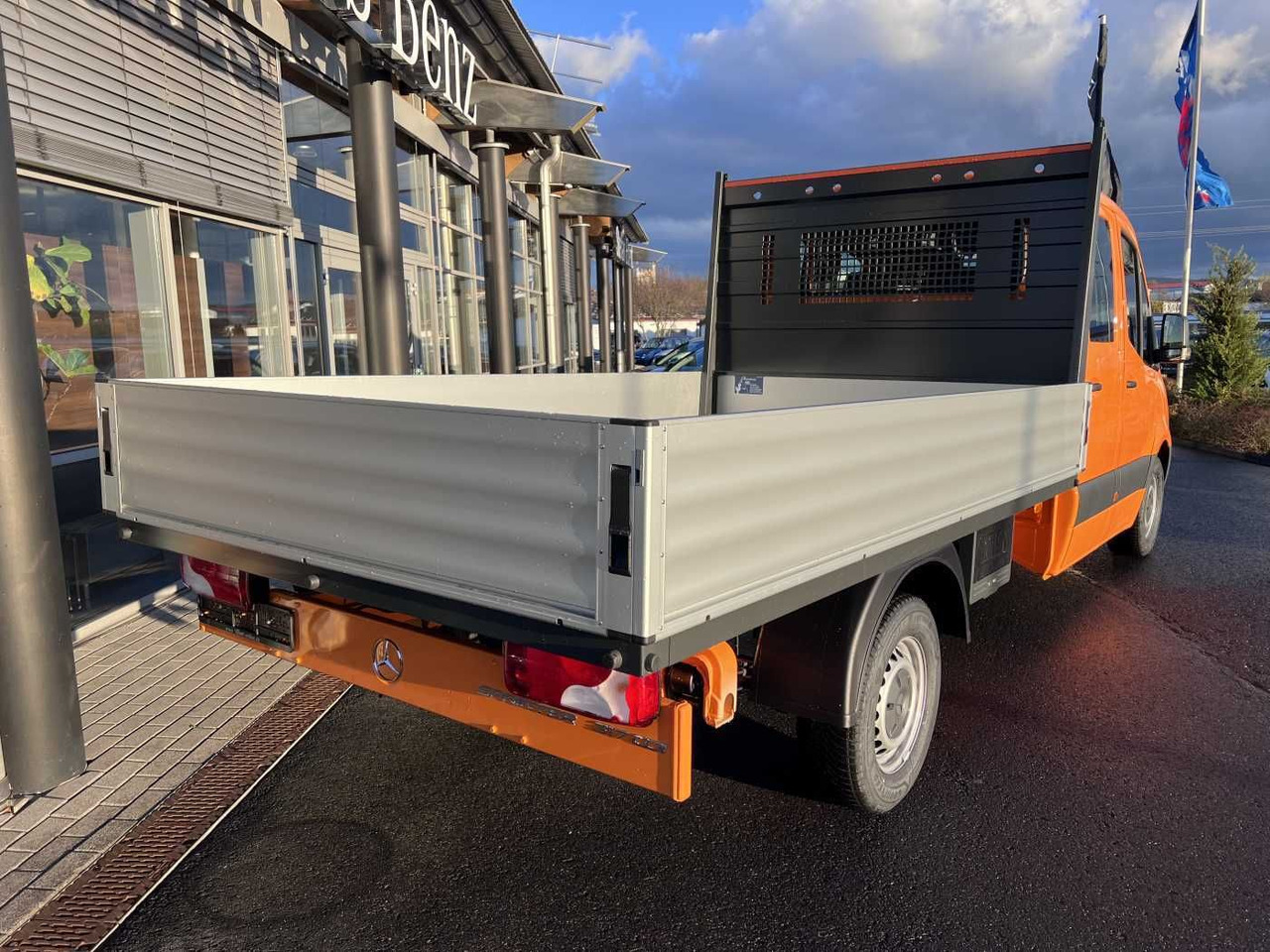 Mercedes-Benz Sprinter 317 CDI DoKa 4325 Klima MBUX Stdheiz - Platós kisteherautó, Duplakabinos kisteherautó: 4 kép. Mercedes-Benz Sprinter 317 CDI DoKa 4325 Klima MBUX Stdheiz - Platós kisteherautó, Duplakabinos kisteherautó: 4 kép.