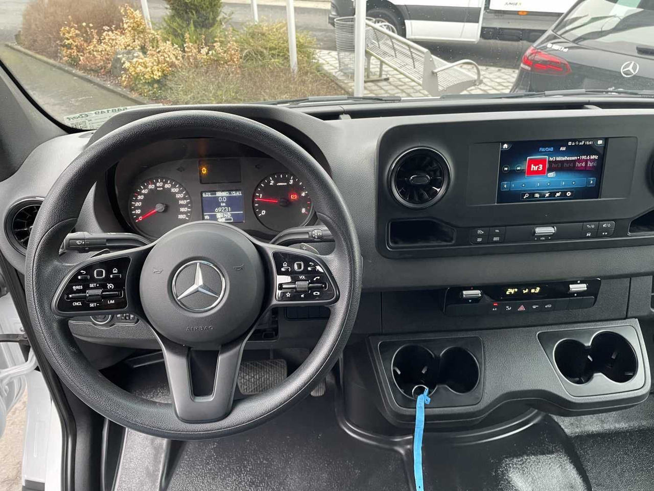 Kisbusz Mercedes-Benz Sprinter 317 CDI DoKa/Mixto Autom AHK3,5 Klima: 12 kép.