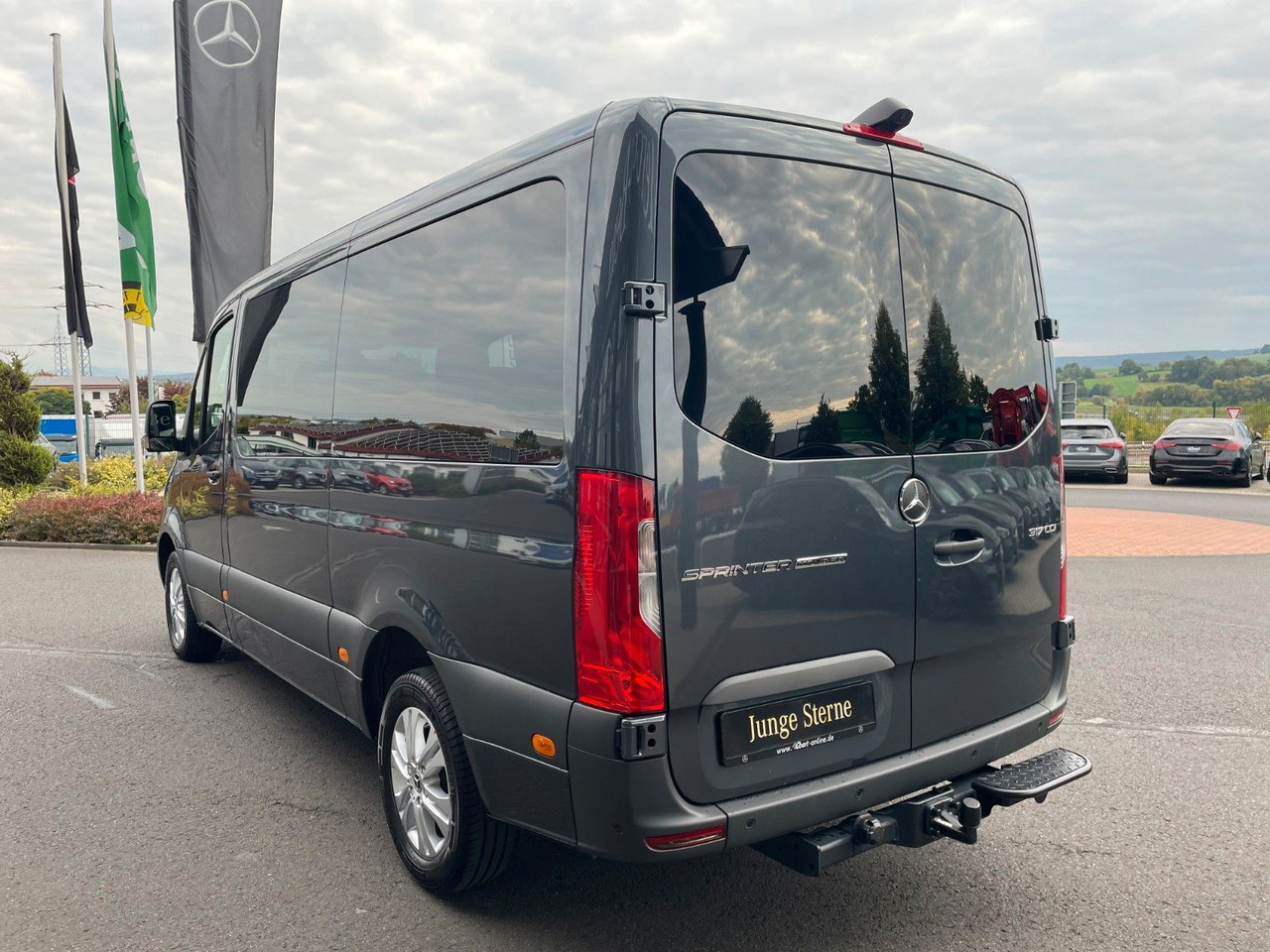 Mercedes-Benz Sprinter 317 CDI Tourer 3665 9G Kamera AHK3,5to - Kisbusz: 3 kép. Mercedes-Benz Sprinter 317 CDI Tourer 3665 9G Kamera AHK3,5to - Kisbusz: 3 kép.