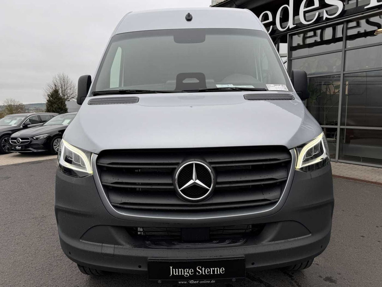Mercedes-Benz Sprinter 319 CDI 4x4 3665 Klima Standheiz AHK - Furgon: 2 kép. Mercedes-Benz Sprinter 319 CDI 4x4 3665 Klima Standheiz AHK - Furgon: 2 kép.