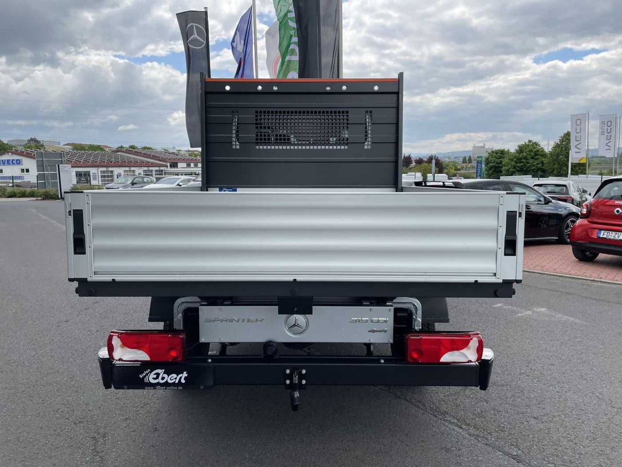 Mercedes-Benz Sprinter 319 CDI 4x4 DoKa Klima Stdheiz AHK LED - Platós kisteherautó: 5 kép. Mercedes-Benz Sprinter 319 CDI 4x4 DoKa Klima Stdheiz AHK LED - Platós kisteherautó: 5 kép.