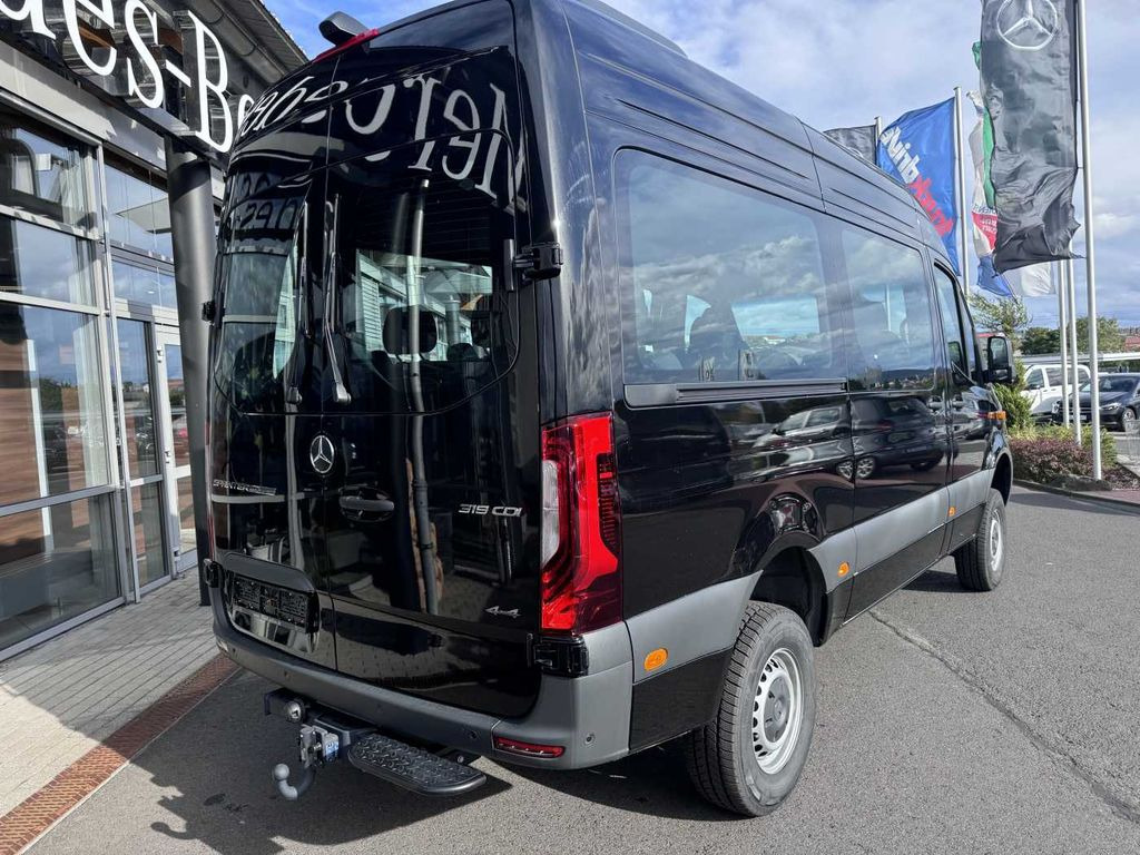 Mercedes-Benz Sprinter 319 CDI 4x4 Tourer AHK Dachklima LED - Minibusz, Kisbusz: 4 kép. Mercedes-Benz Sprinter 319 CDI 4x4 Tourer AHK Dachklima LED - Minibusz, Kisbusz: 4 kép.