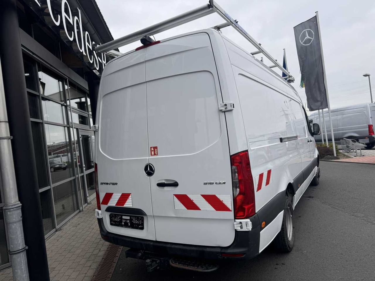 Mercedes-Benz Sprinter 516 CDI Werkstatt/Regal AHK3,5to Klima - Furgon: 4 kép. Mercedes-Benz Sprinter 516 CDI Werkstatt/Regal AHK3,5to Klima - Furgon: 4 kép.