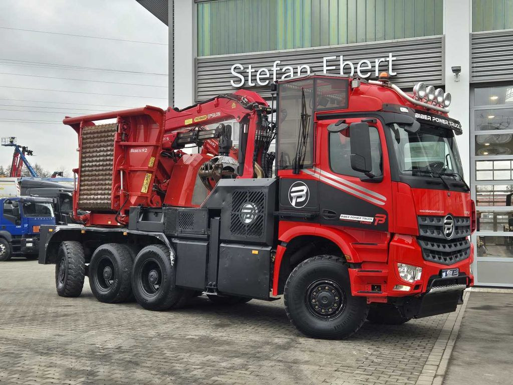 Mercedes-Benz TUROX 8x8 Eschlböck Biber 92 Holzhacker / 1.512h - Rönkszállító teherautó: 5 kép. Mercedes-Benz TUROX 8x8 Eschlböck Biber 92 Holzhacker / 1.512h - Rönkszállító teherautó: 5 kép.