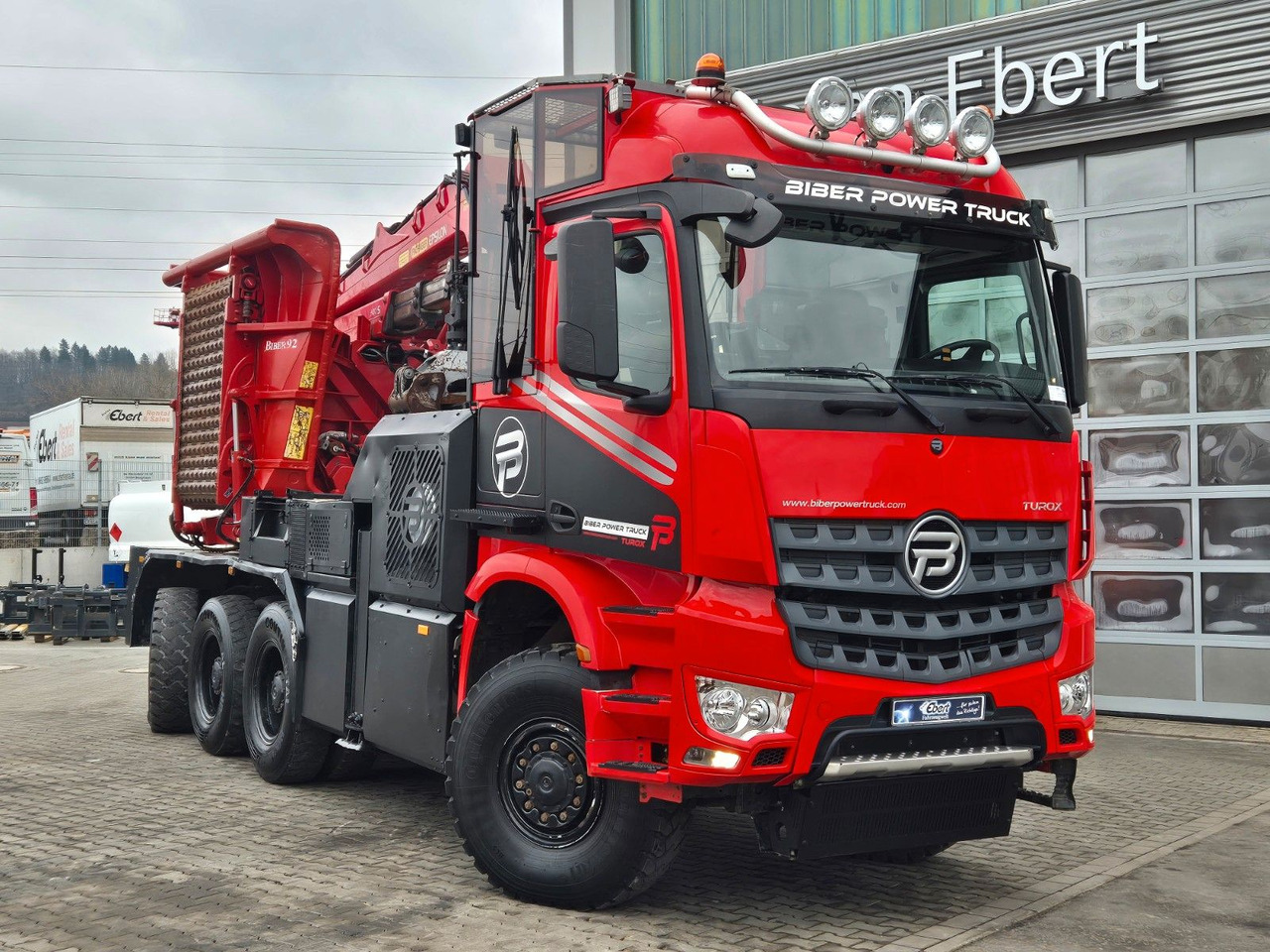 Mercedes-Benz TUROX 8x8 Eschlböck Biber 92 Holzhacker / 1.512h - Rönkszállító teherautó, Darus autó: 4 kép. Mercedes-Benz TUROX 8x8 Eschlböck Biber 92 Holzhacker / 1.512h - Rönkszállító teherautó, Darus autó: 4 kép.