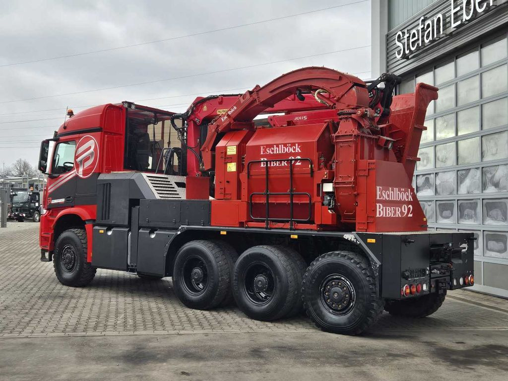 Mercedes-Benz TUROX 8x8 Eschlböck Biber 92 Holzhacker / 1.512h - Rönkszállító teherautó: 3 kép. Mercedes-Benz TUROX 8x8 Eschlböck Biber 92 Holzhacker / 1.512h - Rönkszállító teherautó: 3 kép.