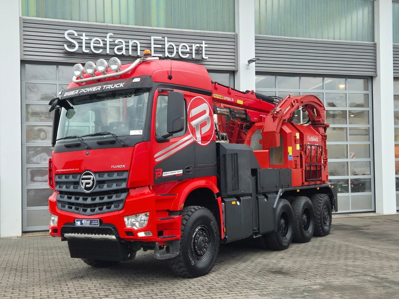 Mercedes-Benz TUROX 8x8 Eschlböck Biber 92 Holzhacker / 1.512h - Darus autó: 4 kép. Mercedes-Benz TUROX 8x8 Eschlböck Biber 92 Holzhacker / 1.512h - Darus autó: 4 kép.
