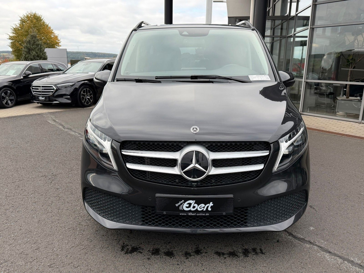 Mercedes-Benz V 250 AVANTGARDE ED AHK Tisch 6Sitze - Kombi: 2 kép. Mercedes-Benz V 250 AVANTGARDE ED AHK Tisch 6Sitze - Kombi: 2 kép.